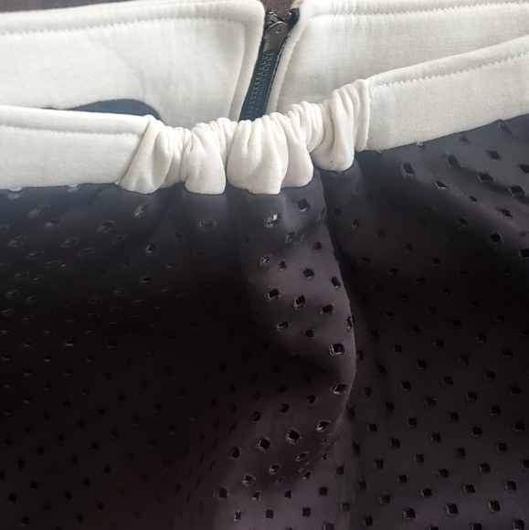 Eyelet neoprene skirt - Picture 2 of 6
